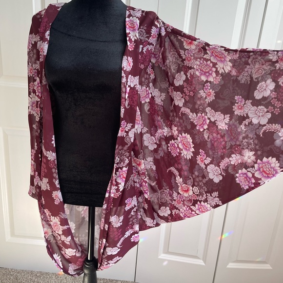 Forever 21 Burgundy Chiffon Kimono - Picture 4 of 7